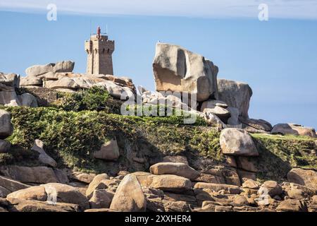 Côte Atlantique en Bretagne près de Ploumanach Banque D'Images