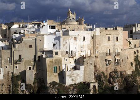 Polignano a Mare Ville côtière en Italie Banque D'Images