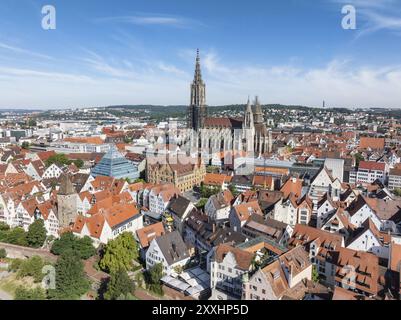 Vue aérienne du vieux centre-ville d'Ulm avec la cathédrale, Ulm, Bade-Wuertemberg, Allemagne, Europe Banque D'Images