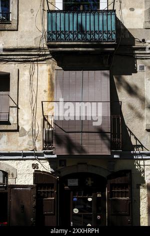 Ombrage solaire sur une maison à Barcelone, Espagne, Europe Banque D'Images