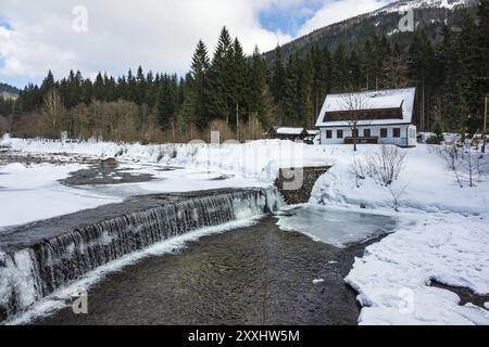 Hiver dans les montagnes des géants près de Spindleruv Mlyn, République tchèque, Europe Banque D'Images