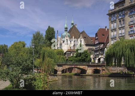 Strassburg im Elsass, Lycee Pontonniers, Strasbourg Lycee Pontonniers en Alsace, France, Europe Banque D'Images