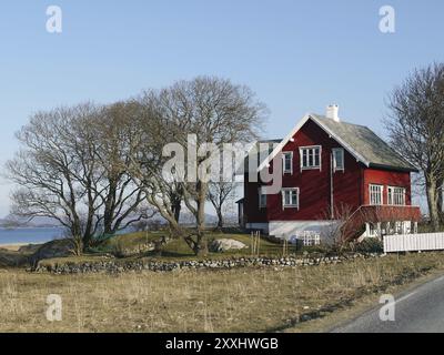 Giske est une île de Norvège près d'Alesund. Maison sur l'île norvégienne Giske près d'Alesund Banque D'Images
