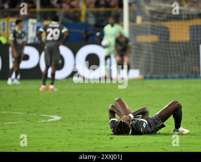 Parme. 25 août 2024. Rafael Leao de l'AC Milan (avant) réagit lors d'un match de football de Serie A entre Parme et l'AC Milan à Parme, Italie, le 24 août 2024. Crédit : Xinhua/Alamy Live News Banque D'Images