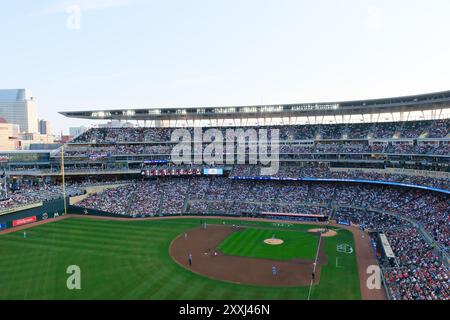 Minneapolis, Minnesota, États-Unis. 24 août 2024. Une vue générale de Target Field lors d'un match MLB entre les Twins du Minnesota et les Louis Cardinals réunis à Target Field. Les Twins ont gagné 6-0. (Crédit image : © Steven Garcia/ZUMA Press Wire) USAGE ÉDITORIAL SEULEMENT! Non destiné à UN USAGE commercial ! Crédit : ZUMA Press, Inc/Alamy Live News Banque D'Images