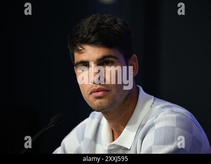 Flushing NY, États-Unis. 24 août 2024. Carlos Alcaraz s’adresse aux médias au centre national de tennis Billie Jean King de l’USTA le 24 août 2024 à Flushing Queens. Crédit : Mpi04/Media Punch/Alamy Live News Banque D'Images