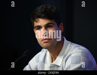 Flushing NY, États-Unis. 24 août 2024. Carlos Alcaraz s’adresse aux médias au centre national de tennis Billie Jean King de l’USTA le 24 août 2024 à Flushing Queens. Crédit : Mpi04/Media Punch/Alamy Live News Banque D'Images