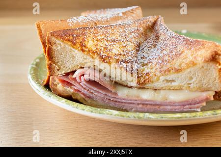 Une vue d'un sandwich monte cristo. Banque D'Images