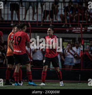 GO - GOIANIA - 08/24/2024 - BRÉSILIEN A 2024, ATLETICO-GO x JUVENTUDE - joueur d'Atletico-GO se bat contre la Juventude au stade Antonio Accioly pour le championnat brésilien A 2024. Photo : Isabela Azine/AGIF (photo Isabela Azine/AGIF/SIPA USA) Banque D'Images