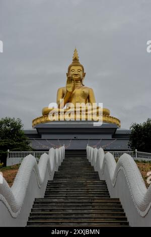 Statue de Bouddha géant, plaine de pots, Phonsavan, Xieng Khouang, Laos Banque D'Images