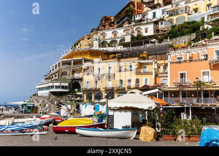 Vue rapprochée du bâtiment coloré à Positano Banque D'Images