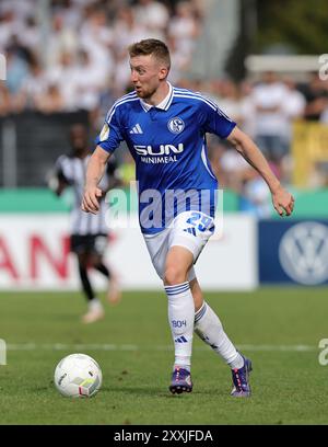 Anguilles, Deutschland. 17 août 2024. firo : 17.08.2024, football, football, DFB-Pokal, Cup, saison 2024/2025, 1er tour, VFR Aalen 1921 - FC Schalke 04 Tobias Mohr, Schalke, action individuelle crédit : dpa/Alamy Live News Banque D'Images