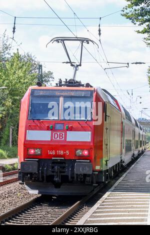 Eisenbahnverkehr an der Bahnstrecke Münster - Osnabrück. Bahnhof Ostbevern. RegionalExpress Zug der Deutschen Bahn RE2 Rhein-Haard-Express / Osnabrück HBD - Düsseldorf HBF. Ostbevern, Rhénanie-du-Nord-Westphalie, DEU, Deutschland, 23.08.2024 *** trafic ferroviaire sur la ligne ferroviaire de Münster Osnabrück gare d'Ostbevern train express régional Deutsche Bahn RE2 Rhein Haard Express Osnabrück HBD Düsseldorf HBF Ostbevern, Rhénanie du Nord-Westphalie, DEU, Allemagne, 23 08 2024 Banque D'Images