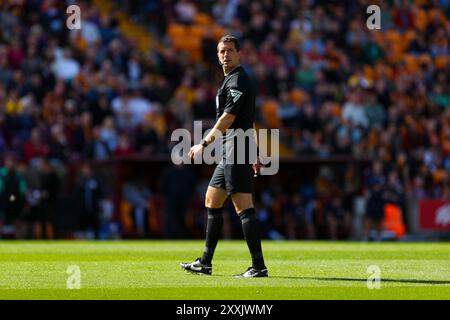 University of Bradford Stadium, Bradford, Angleterre - 24 août 2024 arbitre Scott Simpson - pendant le match Bradford City v Bromley, Sky Bet League Two, 2024/25, University of Bradford Stadium, Bradford, Angleterre - 24 août 2024 crédit : Mathew Marsden/WhiteRosePhotos/Alamy Live News Banque D'Images