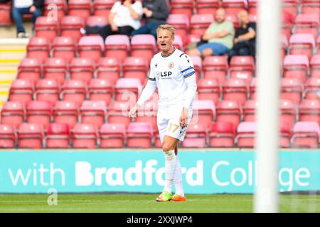 University of Bradford Stadium, Bradford, Angleterre - 24 août 2024 Byron Webster (17) de Bromley - pendant le match Bradford City v Bromley, Sky Bet League Two, 2024/25, University of Bradford Stadium, Bradford, Angleterre - 24 août 2024 crédit : Mathew Marsden/WhiteRosePhotos/Alamy Live News Banque D'Images