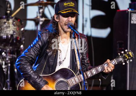 Edmonton, Canada. 23 août 2024. Kyle McKearney se produit au Cook County Saloon à Edmonton. (Photo de Ron Palmer/SOPA images/SIPA USA) crédit : SIPA USA/Alamy Live News Banque D'Images