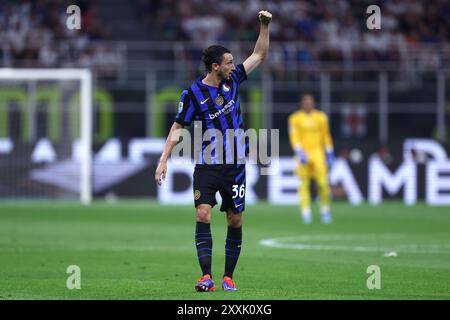 Milan, Italie. 24 août 2024. Matteo Darmian du FC Internazionale fait des gestes pendant le match de football de Serie A entre le FC Internazionale et nous Lecce au Stadio Giuseppe Meazza le 24 août 2024 à Milan Italie . Crédit : Marco Canoniero/Alamy Live News Banque D'Images