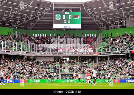 Groningen, Nederland. 13 juin 2018. GRONINGEN, 25-08-2024, Stadion Euroborg, football, Néerlandais Eredivisie, saison 2024/2025, Groningen - AZ, porteurs d'AZ crédit : Pro Shots/Alamy Live News Banque D'Images