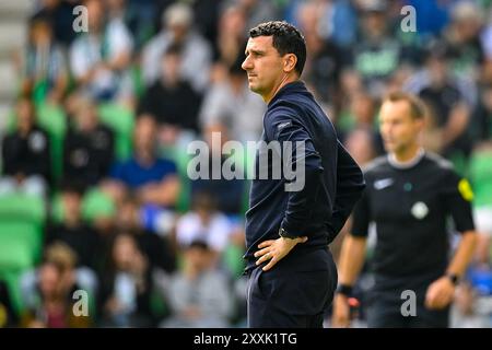 Groningen, Nederland. 25 août 2024. GRONINGEN, 25-08-2024, Stadion Euroborg, football, Néerlandais Eredivisie, saison 2024/2025, Groningen - AZ, entraîneur AZ Maarten Martens crédit : Pro Shots/Alamy Live News Banque D'Images