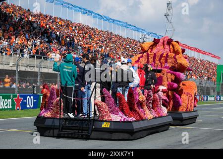 Zandvoort, pays Bas. 25 août 2024. Défilé des pilotes lors du Grand Prix de formule 1 Heineken 2024, 15ème manche du Championnat du monde de formule 1 2024 du 23 au 25 août 2024 sur le circuit Zandvoort, à Zandvoort, pays-Bas - photo Florent Gooden/DPPI crédit : DPPI Media/Alamy Live News Banque D'Images