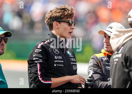 Zandvoort, pays-Bas. 25 août 2024. ZANDVOORT, PAYS-BAS - AOÛT 25 : George Russell de Mercedes regarde pendant la Parade des pilotes pendant F1 - Heineken Dutch GP le 25 août 2024 à Zandvoort, pays-Bas. (Photo par Andre Weening/Orange Pictures) crédit : Orange pics BV/Alamy Live News Banque D'Images