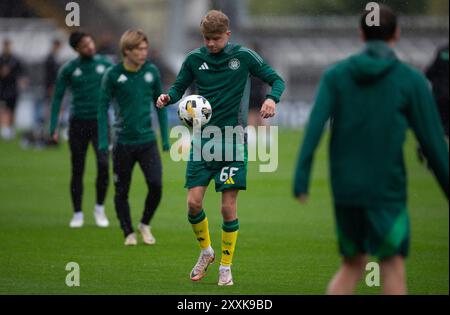 Paisley, Renfrewshire, Écosse. 25 août 2024 ; St Mirren Park, Paisley, Renfrewshire, Écosse, Scottish Premiership Football, St Mirren contre Celtic ; Francis Turley du Celtic Warm Up Credit : action plus Sports images/Alamy Live News Banque D'Images