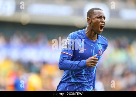 Wolverhampton, Royaume-Uni. 20 août 2024. Nicolas Jackson célèbre après avoir marqué le premier but de son équipe à Chelsea lors du match de premier League entre Wolverhampton Wanderers et Chelsea Credit : MI News & Sport /Alamy Live News Banque D'Images