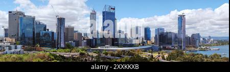 Panorama de la ville de Perth, Australie occidentale QV.1 au David Malcolm Justice Centre et au-delà de l'escarpement de Kings Park Banque D'Images