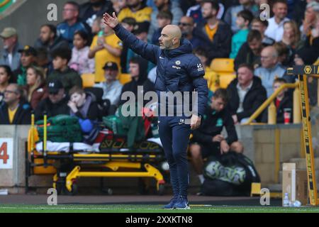 Wolverhampton, Royaume-Uni. 25 août 2024. Enzo Maresca manager de Chelsea réagit lors du match de premier League Wolverhampton Wanderers vs Chelsea à Molineux, Wolverhampton, Royaume-Uni, le 25 août 2024 (photo par Gareth Evans/News images) à Wolverhampton, Royaume-Uni le 25/08/2024. (Photo de Gareth Evans/News images/SIPA USA) crédit : SIPA USA/Alamy Live News Banque D'Images