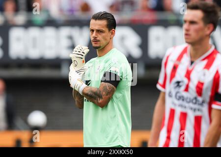 Rotterdam, pays-Bas. 25 août 2024. ROTTERDAM, PAYS-BAS - AOÛT 25 : le gardien de but Nick Olij du Sparta Rotterdam regarde pendant le match néerlandais Eredivisie entre le Sparta Rotterdam et Feyenoord au Sparta-stadion Het Kasteel le 25 août 2024 à Rotterdam, pays-Bas. (Photo de Hans van der Valk/Orange Pictures) crédit : dpa/Alamy Live News Banque D'Images