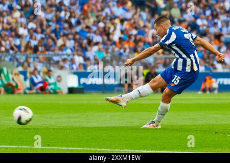 Porto, Portugal. 24 août 2024. Estádio do Dragão Vasco frappe le ballon pendant le match entre FC Porto 2 vs Rio Ave 0 (Jose Salgueiro/SPP) crédit : SPP Sport Press photo. /Alamy Live News Banque D'Images