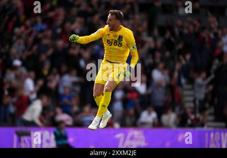 Le gardien Neto de Bournemouth célèbre le deuxième but de son équipe avant qu'il ne soit exclu pour un hand-ball lors du match de premier League au Vitality Stadium de Bournemouth. Date de la photo : dimanche 25 août 2024. Banque D'Images