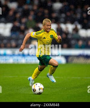 Paisley, Renfrewshire, Écosse. 25 août 2024 ; St Mirren Park, Paisley, Renfrewshire, Écosse, Scottish Premiership Football, St Mirren versus Celtic ; Daizen Maeda du Celtic Credit : action plus Sports images/Alamy Live News Banque D'Images