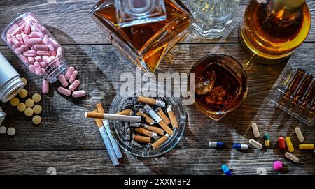 Les substances addictives, y compris l'alcool, les cigarettes et les drogues. Banque D'Images