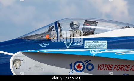 Force aérienne royale du Canada - McDonnell Douglas F-18 Hornet, arrivée à la RAF Fairford pour se produire au Royal International Air Tattoo 2024. Banque D'Images