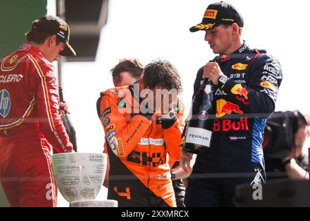 Podium NORRIS Lando (gbr), McLaren F1 Team MCL38, VERSTAPPEN Max (Ned), Red Bull Racing RB20, LECLERC Charles (mco), Scuderia Ferrari SF-24, portrait lors du Grand Prix de formule 1 Heineken 2024, 15e manche du Championnat du monde de formule 1 2024 du 23 au 25 août 2024 sur le circuit Zandvoort, à Zandvoort, pays-Bas - photo Antonin Vincent/DPPI crédit : DPPI Media/Alamy Live News Banque D'Images