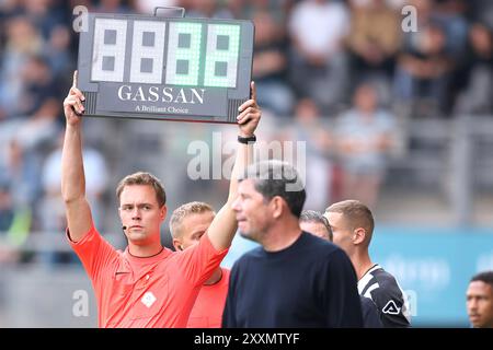 Almelo, pays-Bas. 25 août 2024. ALMELO, PAYS-BAS - AOÛT 25 : quatrième Sturm officiel lors du match Néerlandais Eredivisie entre Heracles et Willem II au stade Asito le 25 août 2024 à Almelo, pays-Bas. (Photo de Peter Lous/Orange Pictures) crédit : dpa/Alamy Live News Banque D'Images