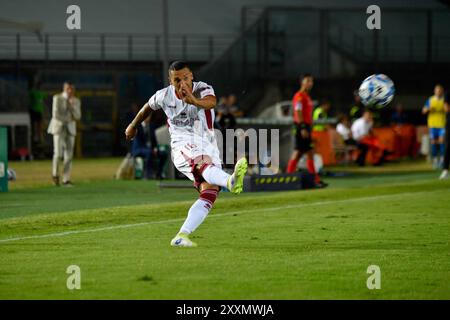 Cross de l'Alessio Vita A.S. Cittadella lors du match de championnat italien de football Serie B entre le Brescia Calcio FC et l'A.S. Cittadella 1973 Rigamonti Stadium le 24 août 2024, Brixia, Italie. Lors de Brescia Calcio vs AS Cittadella, match de football italien Serie B à Brescia, Italie, 24 août 2024 Banque D'Images