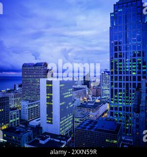 Seattle Downtown Skyline, Dawn, WA Washington State, États-Unis, Banque D'Images