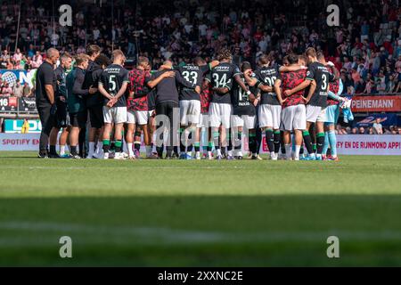 Rotterdam, Nederland. 25 août 2024. ROTTERDAM, 25-08-2024, Sparta Stadium het Kasteel, football, Néerlandais eredivisie football, saison 2024/2025, Sparta Rotterdam - Feyenoord, Scrum après le match crédit : Pro Shots/Alamy Live News Banque D'Images