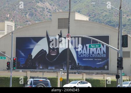 Burbank, Californie, USA 23rd août 2024 Batman Caped Crusader Billboard at Warner Bros Studios le 23 août 2024 à Burbank, Californie, USA. Photo de Barry King/Alamy Stock photo Banque D'Images