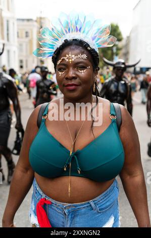 Londres, Royaume-Uni. 25 août 2024. Défilé, célébrations, danse et musique pour le premier jour du Carnaval de Notting Hill. Crédit : Andrea Domeniconi/Alamy News Banque D'Images