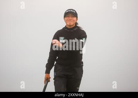 St Andrews, Fife, Écosse. 25 août 2024 ; Old course at St Andrews, St Andrews, Fife, Écosse ; AIG Womens Open Golf, finale Round ; Lydia Ko de Nouvelle-Zélande sourit après avoir troué un par putt sur le 17e green de The Old course, St Andrews Links lors de la finale de l'AIG Women&#x2019;s Open Credit : action plus Sports images/Alamy Live News Banque D'Images