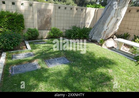 Los Angeles, Californie, USA 23 août 2024 le comédien Don Rickles tombe au Mount Sinai Memorial Park le 23 août 2024 à Los Angeles, Californie, USA. Photo de Barry King/Alamy Stock photo Banque D'Images