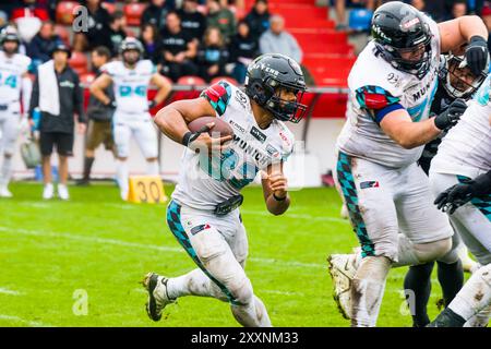 Munich, Allemagne. 25 août 2024. Ligue européenne de Football, ELF/ Game : Raiders Tirol aux Ravens de Munich sur 25. Août 2024 , dans le PARC uhlsport , Munich, Unterhaching, Allemagne, Justin Rodney RB # 33 Munich Ravens. Crédit : Frank Baumert/Alamy Live News Banque D'Images