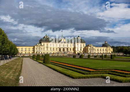 Tourisme suédois, Palais de Drottningholm, Drottningholm, Suède. Drottningholm Palace (en suédois : Drottningholms slott), ou Drottningholm, l'un des palais royaux de Suède, situé près de Stockholm, la capitale de la Suède, est la résidence privée de la famille royale suédoise. Banque D'Images