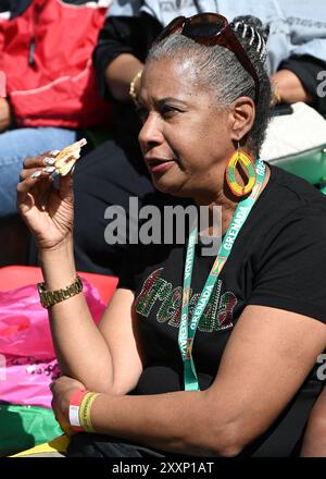 LONDRES, ROYAUME-UNI. 25 août 2024. Notting Hill Carnival 2024 - défilé de la journée des enfants, Londres, Royaume-Uni. ( Credit : Voir Li/Picture Capital/Alamy Live News Banque D'Images