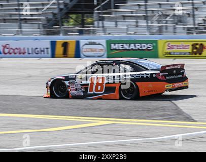 West Allis, Wisconsin, États-Unis. 25 août 2024. WILLIAM SAWALICH #18 lors de la course Sprecher 150 NASCAR/ARCA au Milwaukee Mile. WILLIAM SAWALICH #18 a remporté la course. (Crédit image : © Scott Hasse/ZUMA Press Wire) USAGE ÉDITORIAL SEULEMENT! Non destiné à UN USAGE commercial ! Crédit : ZUMA Press, Inc/Alamy Live News Banque D'Images