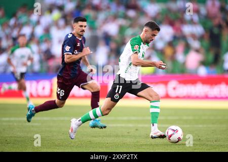 Andres Martin du Real Racing Club avec le ballon lors du match la Liga Hypermotion entre Real Racing Club et SD Eibar au stade El Sardinero sur au Banque D'Images