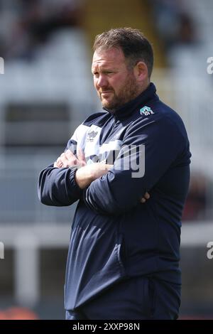 Darren Sarll, entraîneur de Hartlepool, lors du match de Vanarama National League entre Hartlepool United et Wealdstone au Victoria Park, Hartlepool, samedi 24 août 2024. (Photo : Mark Fletcher | mi News) crédit : MI News & Sport /Alamy Live News Banque D'Images